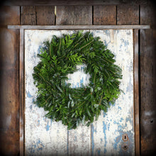 Load image into Gallery viewer, XMAS 20-22&quot; Fraser/Cedar Wreath
